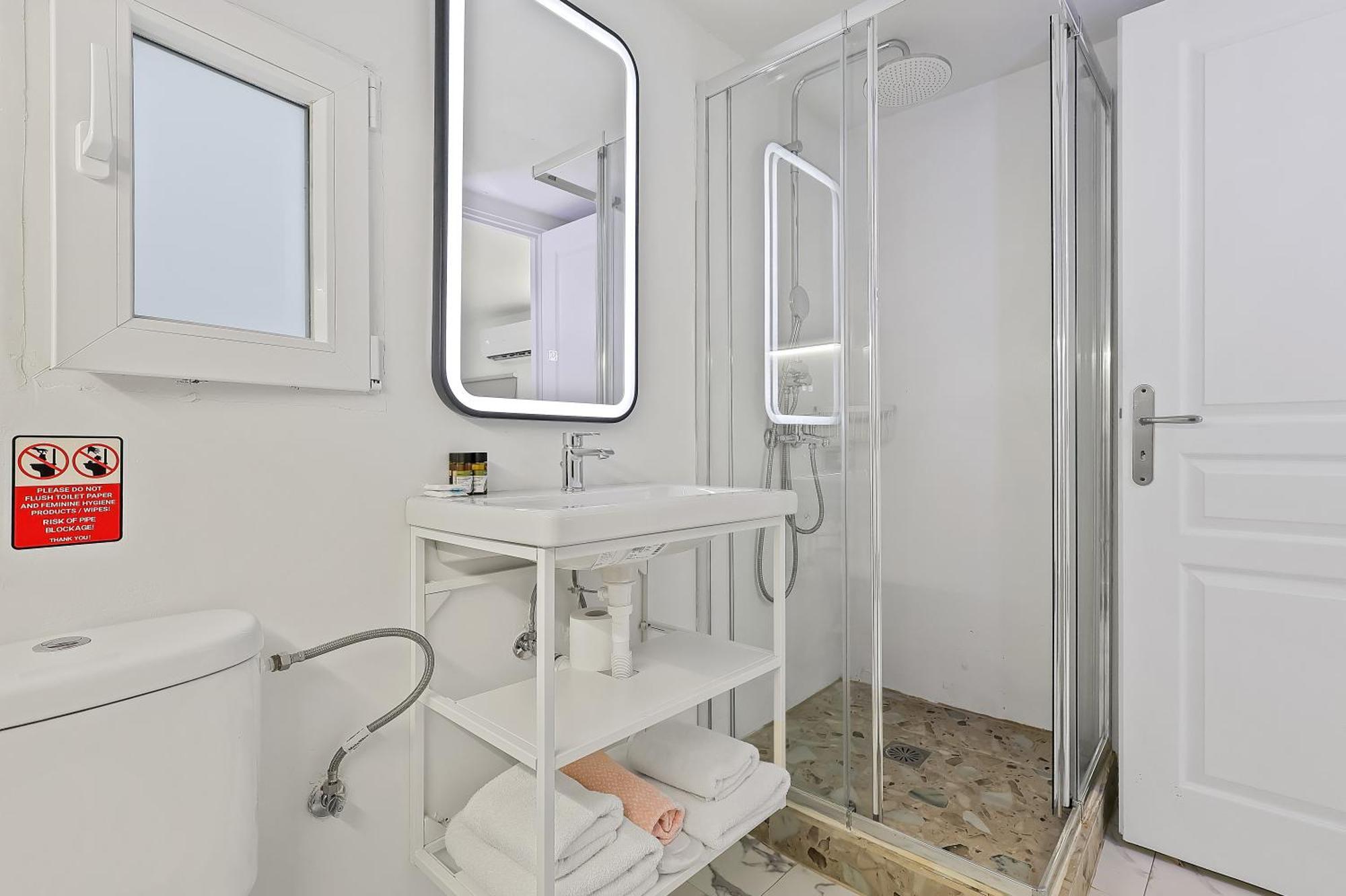 Your Cube Place At Ermou - Plaka Атина Екстериор снимка